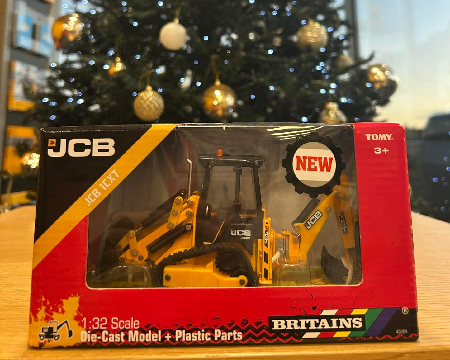 JCB 1CXT 1:32 Scale Model