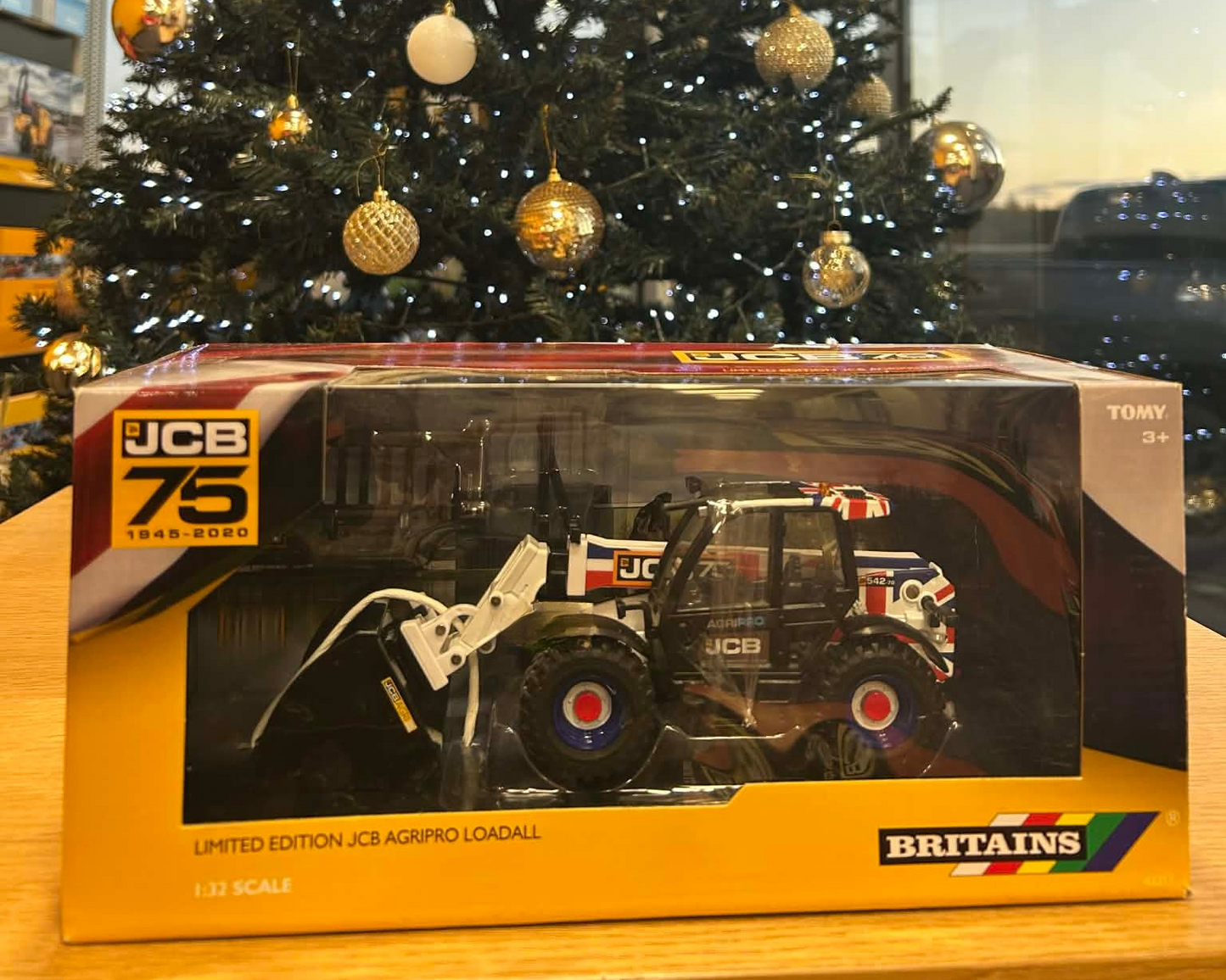 JCB 542-70 Agri Pro Loadall 75th Anniversary Limited Edition 1:32 Scale Model