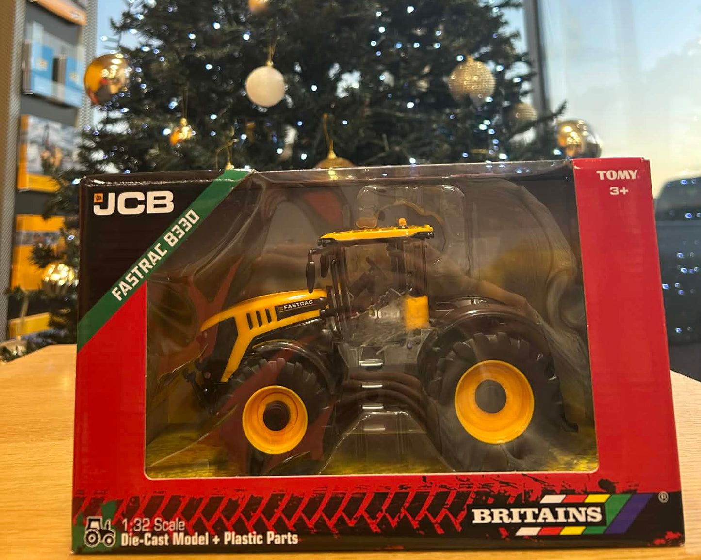 JCB Fastrac 8330 1:32 Scale Model